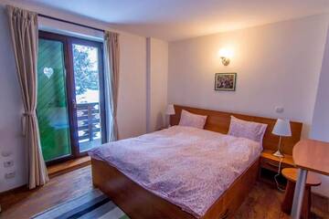 Фото номера Шале Шале Charming Chalet Timisul de Sus г. Тимису-де-Сус 77